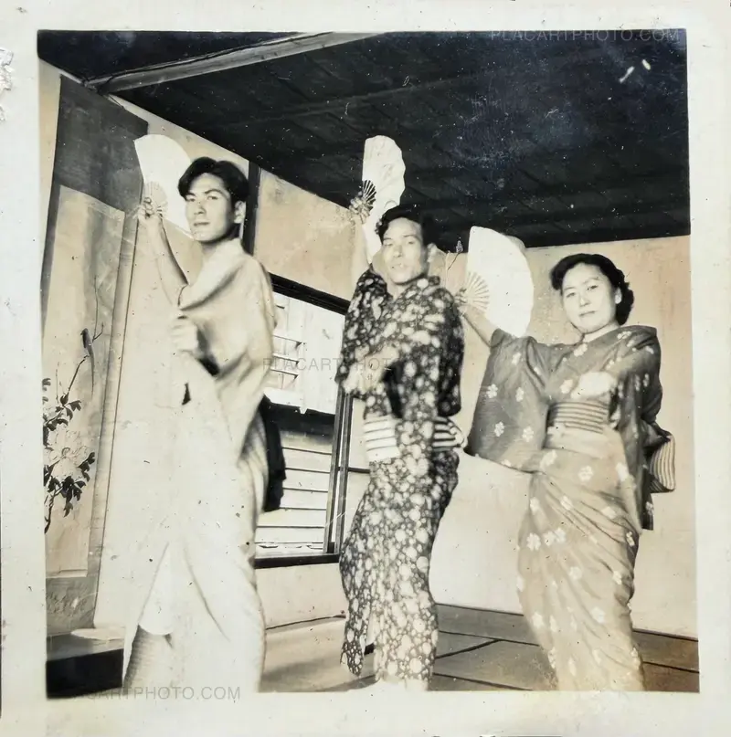 A panoramic view of Japan through vernacular photography from 1920 to 1980.